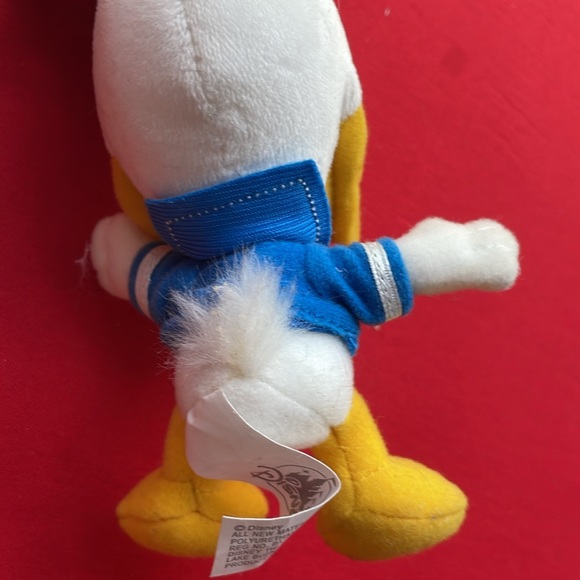 DISNEY PLUSH DONALD KEYCHAIN - Picture 4 of 4
